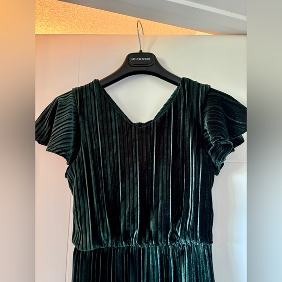 Zunie Kids Flutter Sleeve Green Velvet Jumpsuit bow closure size 12 big kids - Picture 4 of 13